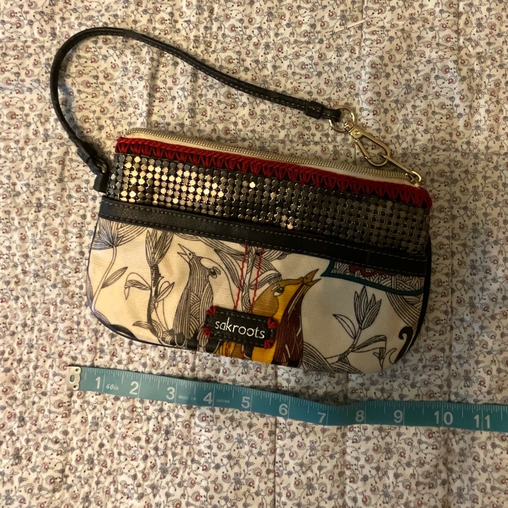 Fun and Sassy Sakroots Clutch!